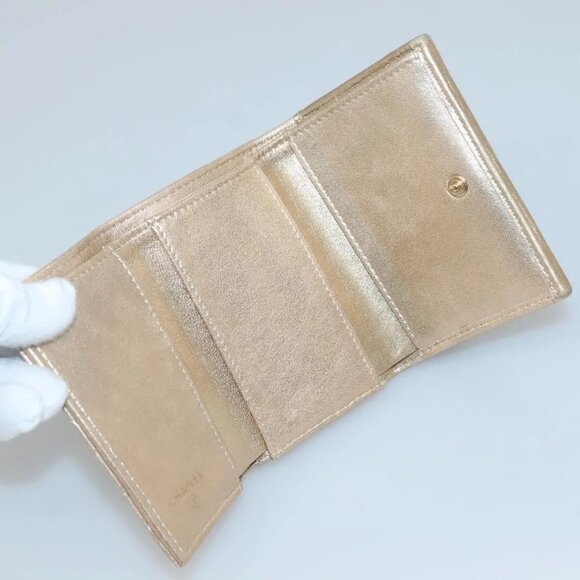 CHANEL Matelasse Compact Wallet Lamb Skin Gold CC Auth 136328 - Picture 8 of 16